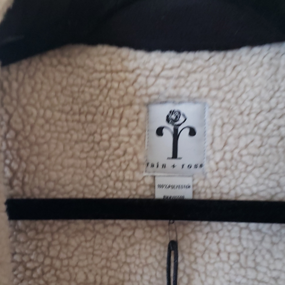 Vest - Picture 5 of 5